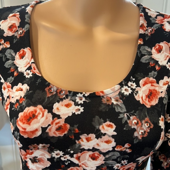 NWT Forever 21 Floral Dress Size M - Picture 3 of 6